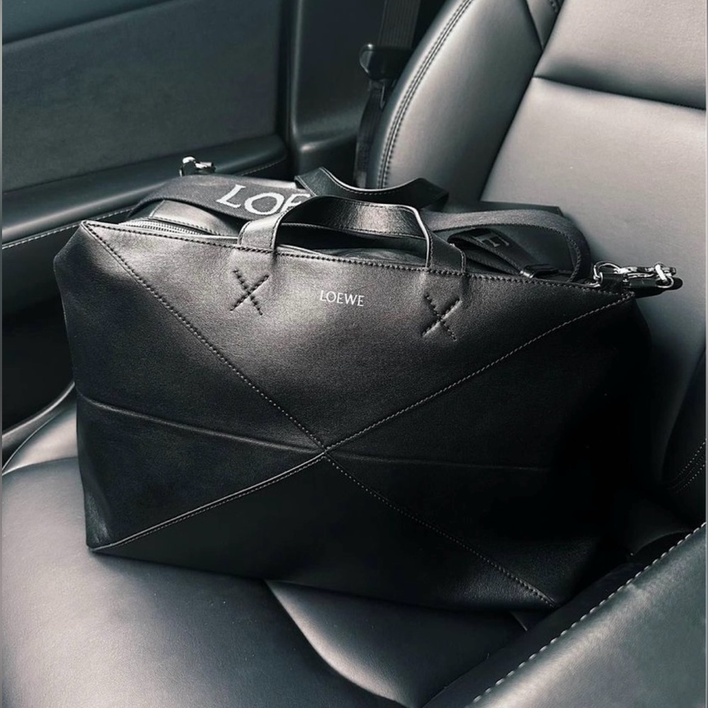 Black Leather Loewe Puzzle Duffle (New with Tags)
